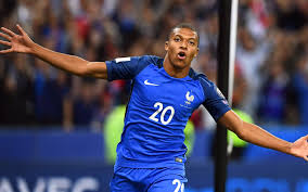 Random premier league tots squad builder battle. Herunterladen Hintergrundbild Mbappe 4k Fff Fussball Kylian Mbappe Fussballspieler Mit Einer Auflosung Zu Uberwachen 3840x2400 Bilder Auf Dem Desktop