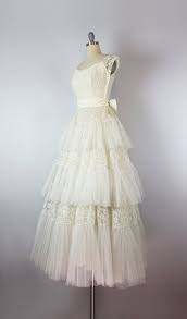 Vintage 50s Wedding Dress 1950s Creamy White Lace And Tulle Etsy Beautiful Wedding Gowns Dresses Tulle Wedding Dress