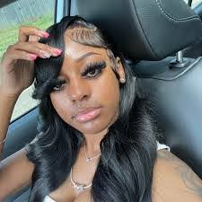 Lindsey Wickman's Instagram, Twitter & Facebook