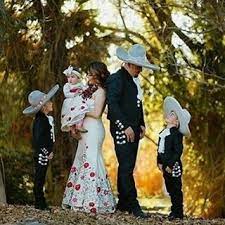 Dale Like Si Te Gustaria Formar Una Familia Asi Charro Wedding Mexican Wedding Traditions Mariachi Wedding