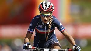 At 21, lecomte had dominated the first part of the world cup, winning hands down four out of four rounds. Vtt Pauline Ferrand Prevot Radieuse De Decouvrir Son Nouveau Maillot Arc En Ciel