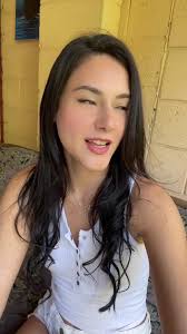 Soy Mónica Flores y soy #Salvadoreña 🇸🇻♥️ #ElSalvador #reelsfb #latina 😊 