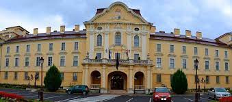 The hungarian university of agriculture and life sciences is a university of technology in hungary. Gazdasag Elbocsatja Dolgozoi Kozel 13 Szazalekat A Szent Istvan Egyetem Hvg Hu