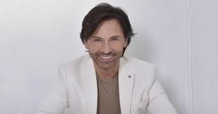 Jun 14, 2021 · sokan úgy hivatkoznak rá, mint egy valódi ikonra, aki az ötödik x után is bomba formában van, a karrierje dübörög, és mellé most még a régi szerelme is visszatért hozzá. Naray Tamas Szerelme