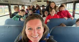 Lindsey Benton's Instagram, Twitter & Facebook