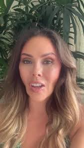 Lori Welton's Instagram, Twitter & Facebook