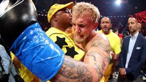 Они бились по правилам бокса в рамках турнира бен аскрен — бывший чемпион bellator и one championship. M9h43swlricilm