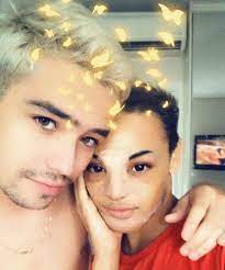 Weber é um dos compositores do sucesso corpo sensual, parceria de vittar e matheus carrilho. Pabllo Vittar Poses With Bandage On His Face And Says My Friend Is Beautiful Who