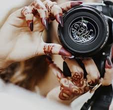 Pin By Abdul S On Henna Dpz Girls With Cameras Girls Dp Stylish Photographer Girl