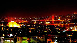 İstanbul, türkiye'nin en büyük şehridir. File Turkiye Istanbul Bogazici Koprusu Isiklandirilmis Hali Jpg Wikimedia Commons