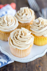 Whipped Brown Sugar Buttercream Frosting I Heart Eating