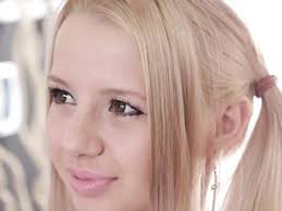 Andie is an outcast at her chicago high school, hanging out either with her older boss, who owns the record store where she works, or her quirky classmate duckie. Teen Sex Porn Videos Free Hd Teens Tube