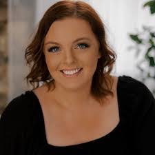 Heather Toro's Instagram, Twitter & Facebook