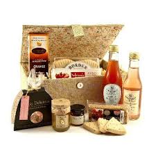 Www Hastings Crystal Co Uk Food Drink Gift Ideas Luxury Food Hampers Food Hampers Summer Berries G Summer Berries Food Hampers Hamper Gift Basket