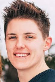 Congratulations to Leanna Holmes who is our Client of the Month for March!!  (I know, we're a few days late.) Leanna was AWESOME this last month and has  been dedicated to improving