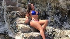 «mis pensamientos son estrellas con las que no puedo formar constelaciones.» Fiorella Zelaya Style And Fashion Style Looks Video Youtube