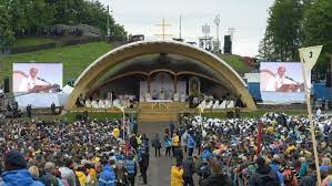 | peste 100.00 de persoane din întreaga lume au venit la sfânta liturghie oficiată de papa francisc la sanctuarul marian de la şumuleu ciuc. Pope At Marian Shrine Of Sumuleu Ciuc We Are Pilgrims Vatican News
