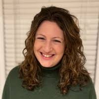 Kari Moses's Instagram, Twitter & Facebook