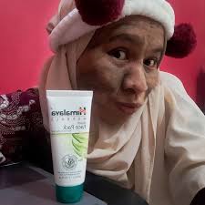 Daun semambu adalah pokok 1001 kegunaan yang selalunya didanam di halaman rumah. Himalaya Menawarkan Formulasi 100 Herba Produk Terbaik Penjagaan Muka Enchanted Life Begins