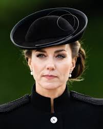 Two beautiful princess in monarchy 💓💞