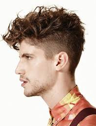 63 Astuces Pour Les Hommes Avec Des Cheveux Frises Cheveux Frises Homme Coupe De Cheveux Cheveux Masculins