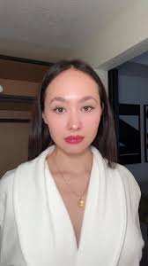 Photo Booth Makeup: Achieving That Seductive Glow