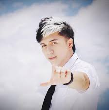 Lt → vietnamees → minh vương ( 3 nummers 2 keer vertaald naar 1 taal). Tiá»ƒu Sá»­ Ca SÄ© Minh VÆ°Æ¡ng M4u