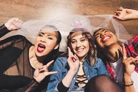 Wie es bei spielen aber so ist, geht ohne anreiz eher wenig, also müsst ihr einen oder mehrere erschaffen. Junggesellenabschied Spiele Mit Denen Der Jga Ein Riesenerfolg Wird