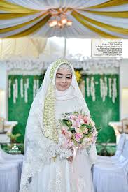 Jul 21, 2019 · halo sobat, dipostingan ini kami akan memberikan informasi populer mengenai tema acara halal bihalal. Foto Pernikahan Dengan Gaun Pengantin Muslimah Hijab Jawa Syar I Cantik Modern Sederhana Terbaru Di Wedding Firda Toni Di Bantul Jogja Foto Pengantin Pengantin Gaun Pengantin