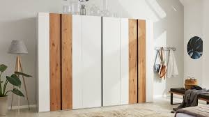 Kleiderschränke aus massivem holz sind robust, stabil und langlebig. Interliving Schlafzimmer Serie 1019 Kleiderschrank 523062 Wildeiche