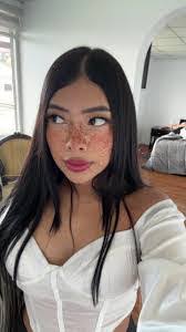 Carrie Escobar's Instagram, Twitter & Facebook