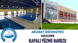 Yüzme, farklı havuz türlerinde yarışılabilen olimpik bir spordur. Aksaray Universitesi Yari Olimpik Kapali Yuzme Havuzu Fiyatlari Iletisim Yuzme Havuzu Rehberi Yuzmehavuzu Org