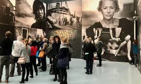 Der 1944 geborene und in duisburg aufgewachsene. Das Unabsichtliche Vermachtnis Peter Lindbergh Im Kunstpalast Dusseldorf Kunstkritik Kultur Report D De Dusseldorf Internetzeitung