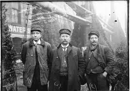 The Legacy of 'Captain Santa' and the 'Christmas Tree Ship,' Which Sank  Over 100 Years Ago