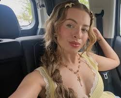 Don't forget to vote for Charlotte Jordan, Daisy Midgeley for best leading  performer at this years British Soap Awards 👍🏻