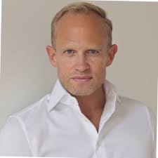 Cameron Binns's Instagram, Twitter & Facebook