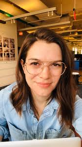 Marnie Williams's Instagram, Twitter & Facebook