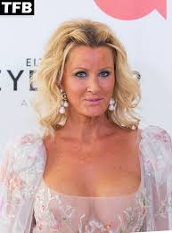 Sandra Lee Displays Her Nude Boobs At The Th Annual Elton John Aids  Foundation Academy Viewingsexiezpix Web Porn