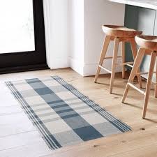 Craft rugs are made using soft synthetic yarns for lasting beauty and comfort underfoot. Alexander Homealexander Home Farmhouse Buffalo Check Hand Woven Area Rug 2 3 X 3 9 White Blue Dailymail