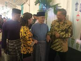 1st edition (january 1, 2010). Abdullah Ahmad Badawi Sekarang