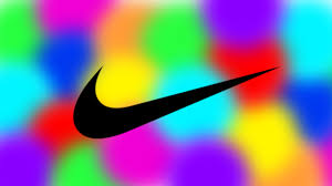 Some people see pink and white and some people see teal and gray. Colorful Sneaker Trends By Nike Sneakerjagers