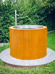 Ein Sehenswerter Edelstahl Brunnen Mit Cortenstahl Schafft Im Garten Eine Aussergewohnliche Atmosphare Und Ist Zudem Ei Cortenstahl Gartenbrunnen Brunnen Garten