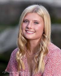 Robin Mckee's Instagram, Twitter & Facebook