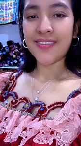 Blusas Elegantes y Trajes Típicos Disponibles