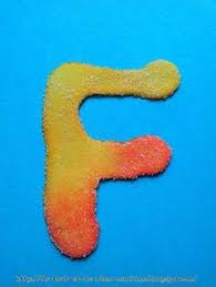 Activites Pour Le Prescolaire Tactile Letters And Numbers With Glue And Salt Lettres Et Chiffres Tactiles De Colle Et De Lettre A Lettres Rugueuses Toucher
