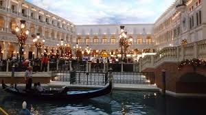 Gondola Rides In Las Vegas | Venetian Resort Activities