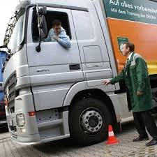 Dekra Fahrsicherheitstraining Nutzfahrzeuge Verkehr