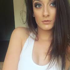 Sarah Simoes (@SarahSimoes_)