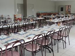 The restaurant provides a comfortable l�ouvrier serves dinner daily wednesday through sunday and offers an additional brunch service on the weekends. Restaurant Le Relais Des 5 Moulins Vendee Tourisme