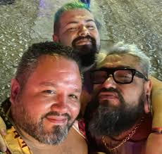 Can't wait to get out of the Windy City and get my Beef Dipped for the  first time in a few weeks! What are some must do and sees while in PV?! |